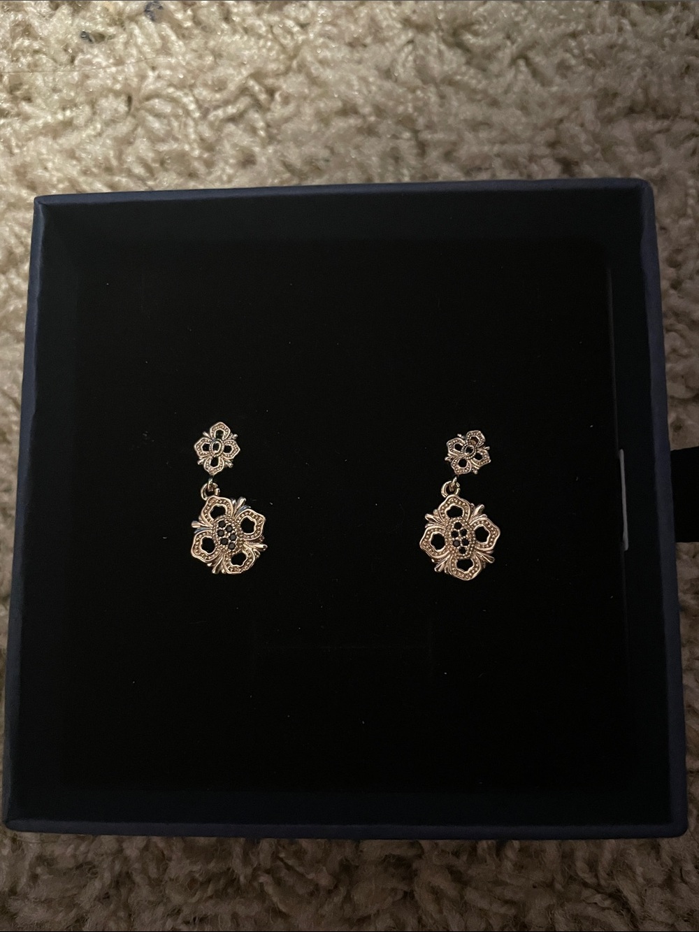 Lingna Jewelry, Delicate Floral Drop Earrings - Gold
